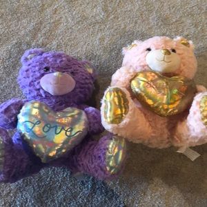 Two heart teddy bears
